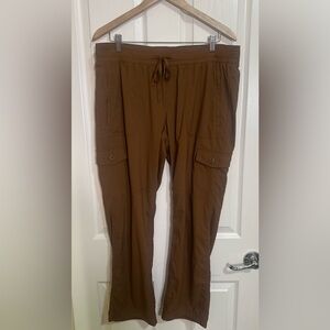 Women’s L.L. Bean Vista Camp Pants Straight-Leg Cargo Elastic Waist Brown Large.